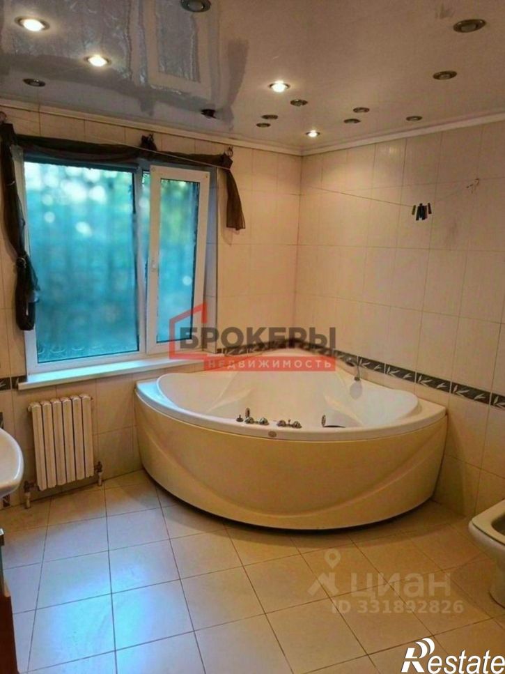3-комн квартира проспект Героев Сталинграда, 36