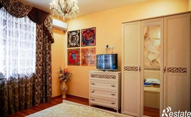 2-комн квартира Севастополь, улица Адмирала Октябрьского, 8