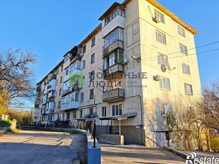 3-комн квартира ул Менжинского, 25,  д. 25