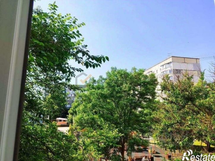 3-комн квартира Маршала Жукова ул,дом 29