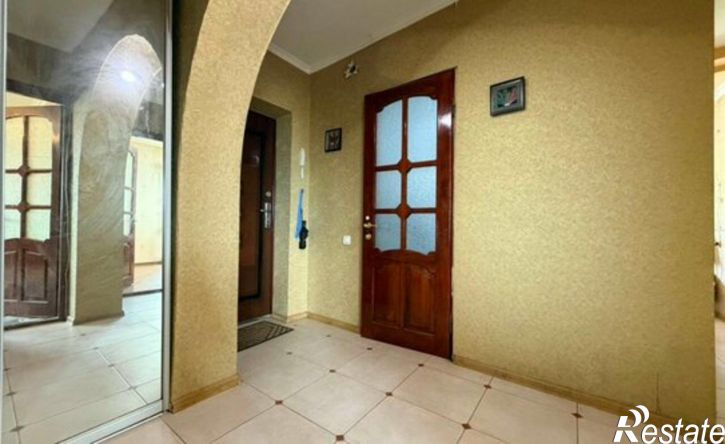 3-комн квартира Симферополь, Кечкеметская улица, 94А