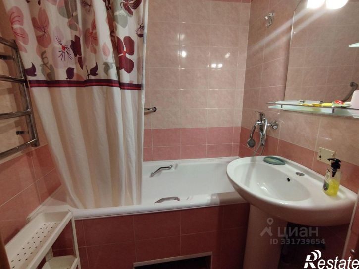 2-комн квартира ул Героев Бреста, 44В,  д. 44В