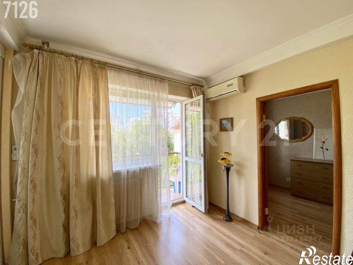 3-комн квартира ул Ефремова, 14,  д. 14
