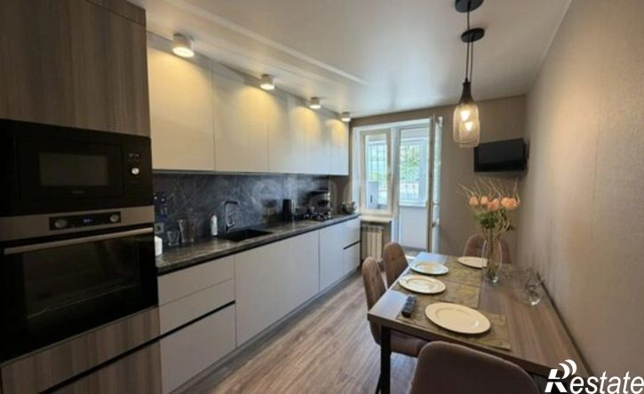 3-комн квартира Севастополь, проспект Победы, 57