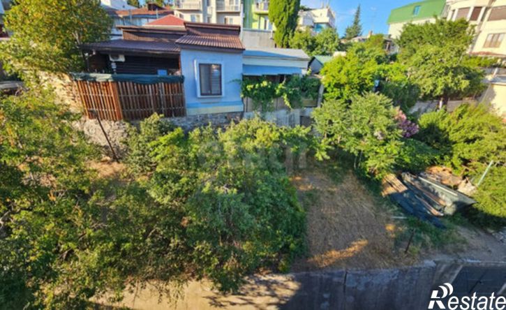 2-комн квартира Алушта, улица 50 лет Октября, 10