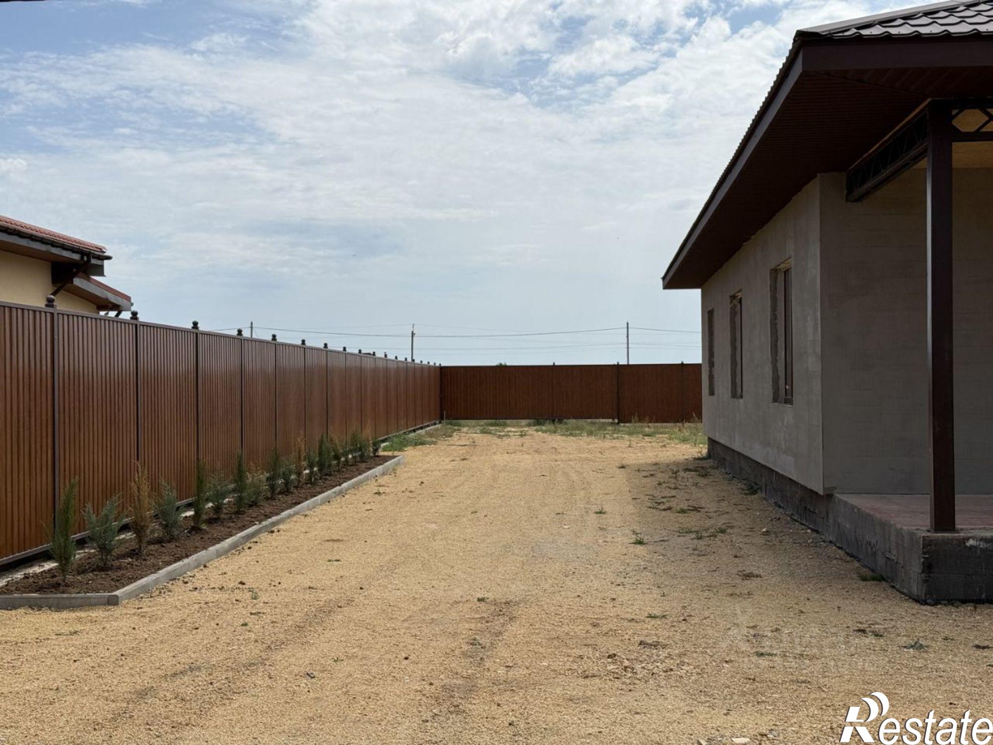 Купить дачу, дом, коттедж за 18 000 000 рублей на Сакский район, село Ромашкино
