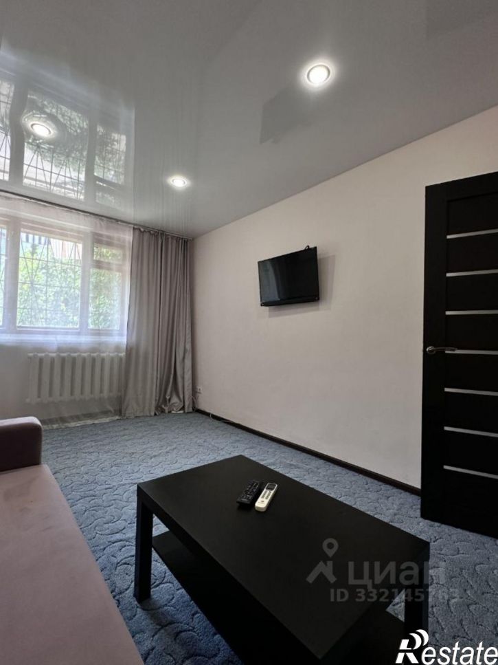 2-комн квартира ул Маршала Крылова, 11,  д. 11