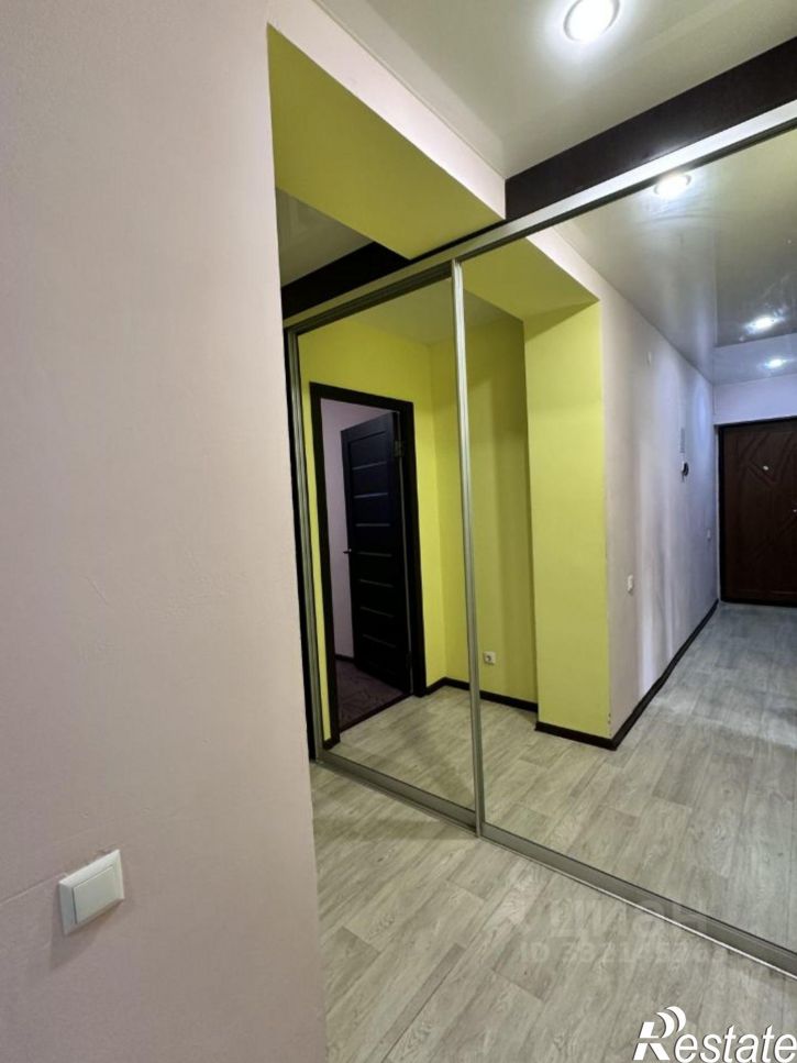 2-комн квартира ул Маршала Крылова, 11,  д. 11