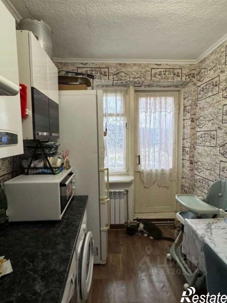 2-комн квартира Сакский район, Геройское с, Ершова ул., 40,218