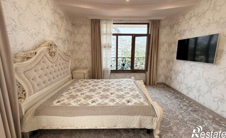 2-комн квартира Ялта, улица Володарского, 3