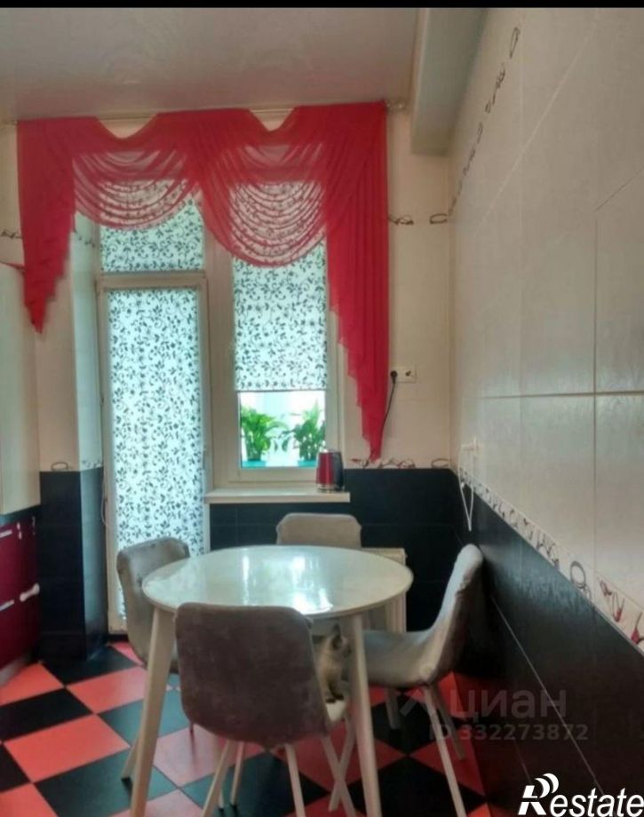 2-комн квартира Симферополь, улица Тренёва, 21