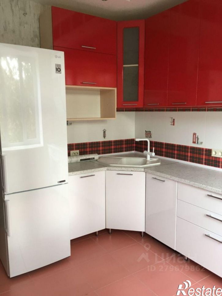 2-комн квартира Феодосия, улица Горького, 2