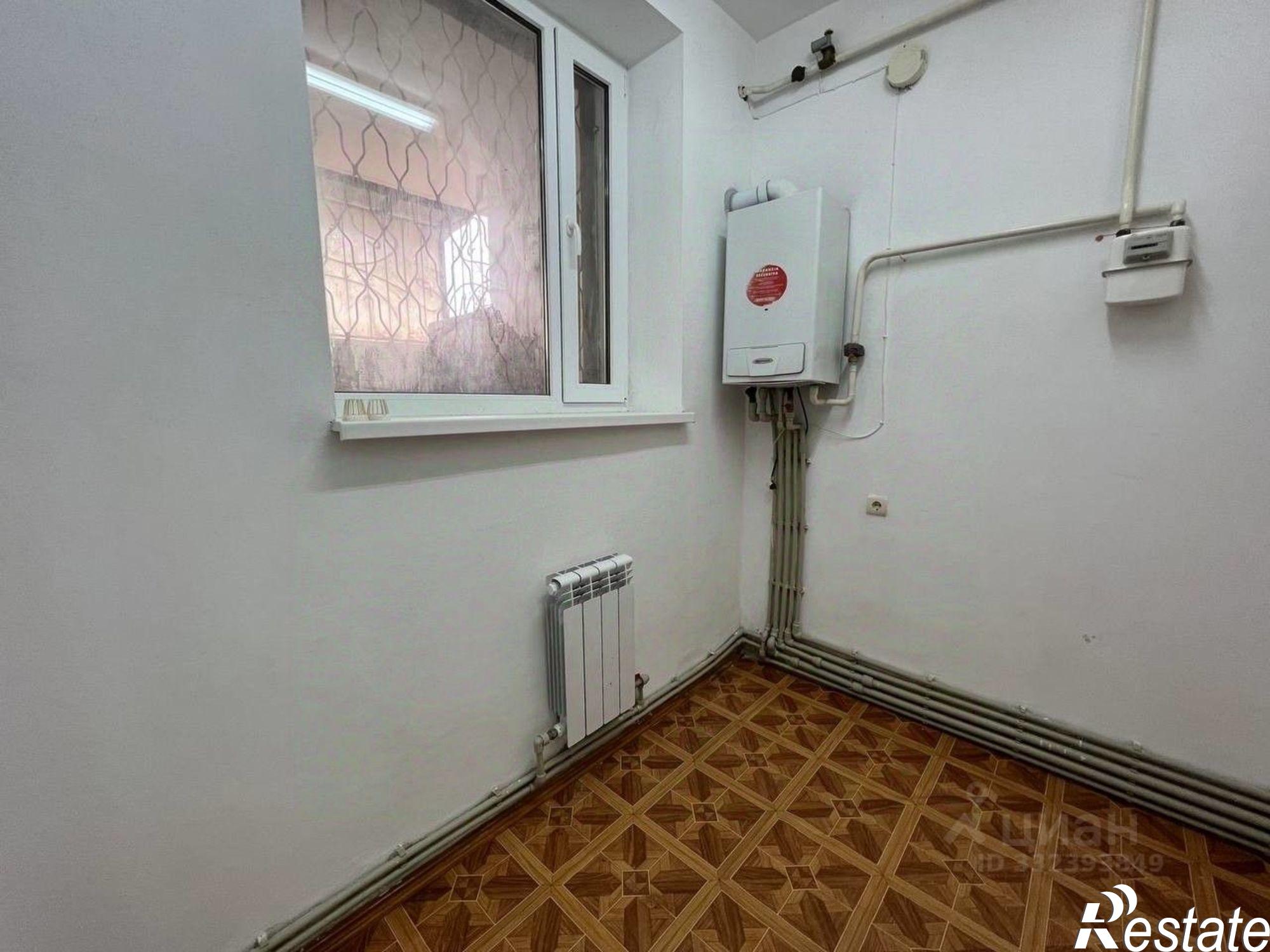 Купить офис, помещение под офис за 11 000 100 рублей на Евпатория, Победы пр-кт,дом 81