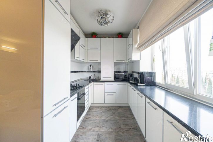 3-комн квартира ул Адмирала Юмашева, 27,  д. 27