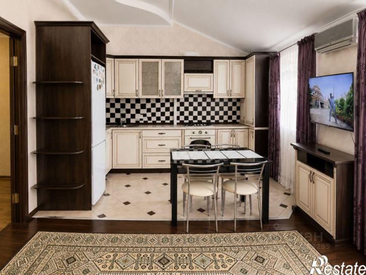 3-комн квартира Камская ул,дом 27