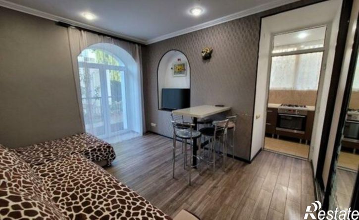 2-комн квартира Евпатория, улица Революции, 15Б