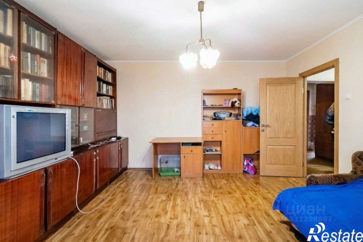 3-комн квартира улица Колобова, 21