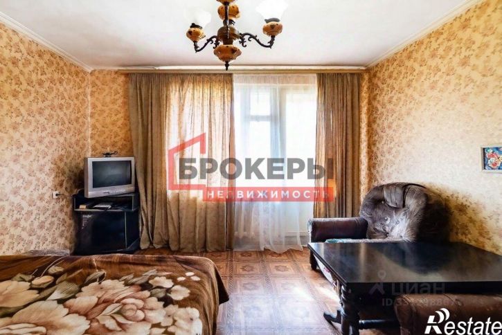 3-комн квартира улица Колобова, 21