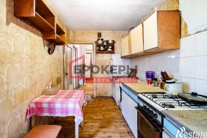 3-комн квартира улица Колобова, 21