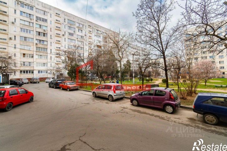 3-комн квартира улица Колобова, 21