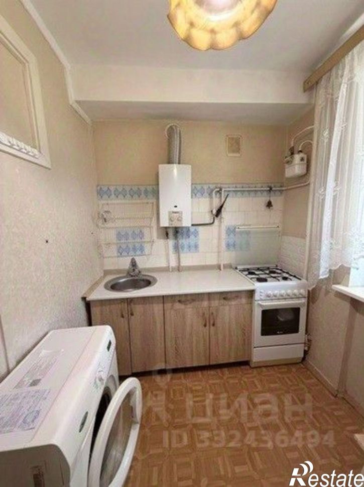 2-комн квартира Крым Респ, Севастополь, ул. Хрусталева улица