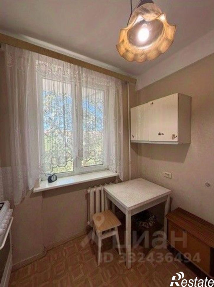2-комн квартира Крым Респ, Севастополь, ул. Хрусталева улица