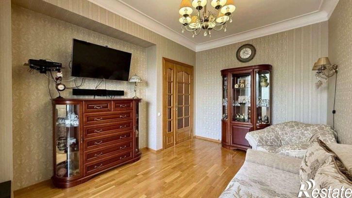 4-комн квартира Перекопская ул,дом 7