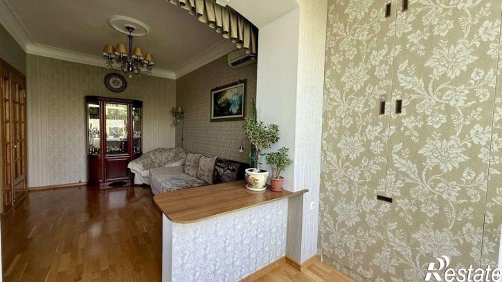 4-комн квартира Перекопская ул,дом 7