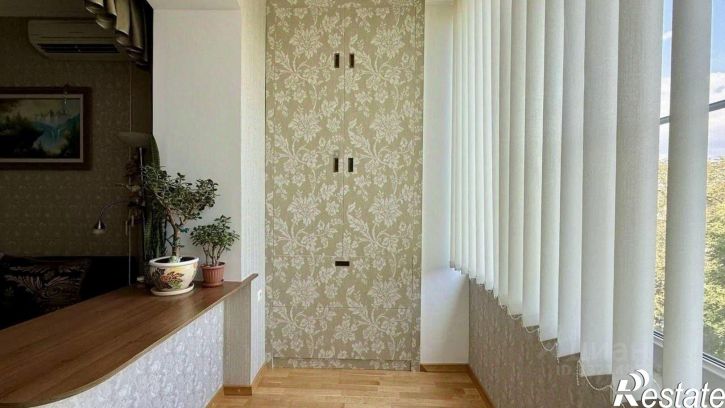 4-комн квартира Перекопская ул,дом 7