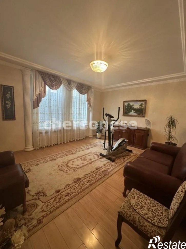 4-комн квартира Античный проспект, д.6