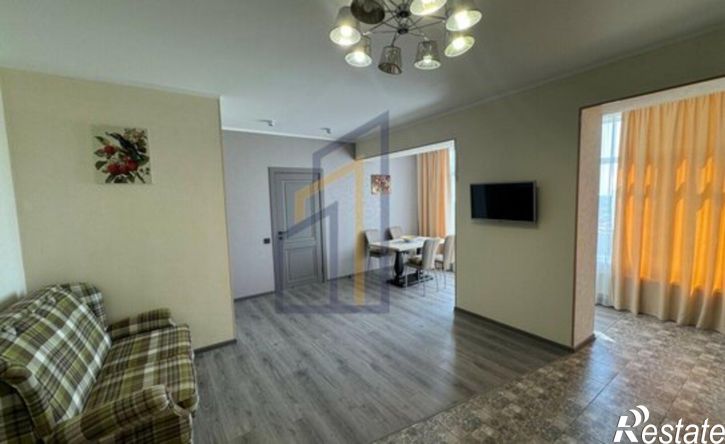3-комн квартира Евпатория, улица Толстого, 39