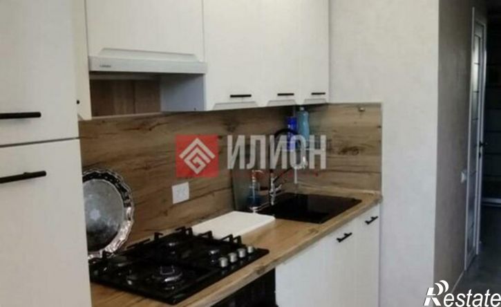 3-комн квартира Феодосия, улица Свиридовых, 1