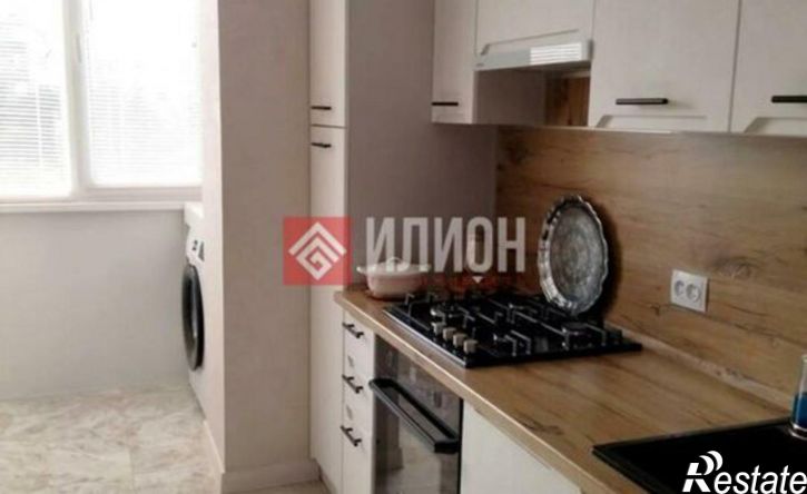 3-комн квартира Феодосия, улица Свиридовых, 1
