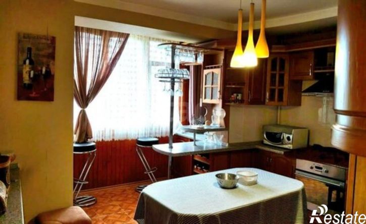 3-комн квартира ул Хрусталева, 87,  д. 87