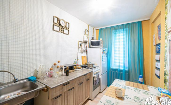 3-комн квартира ул Генерала Мельника, 1,  д. 1