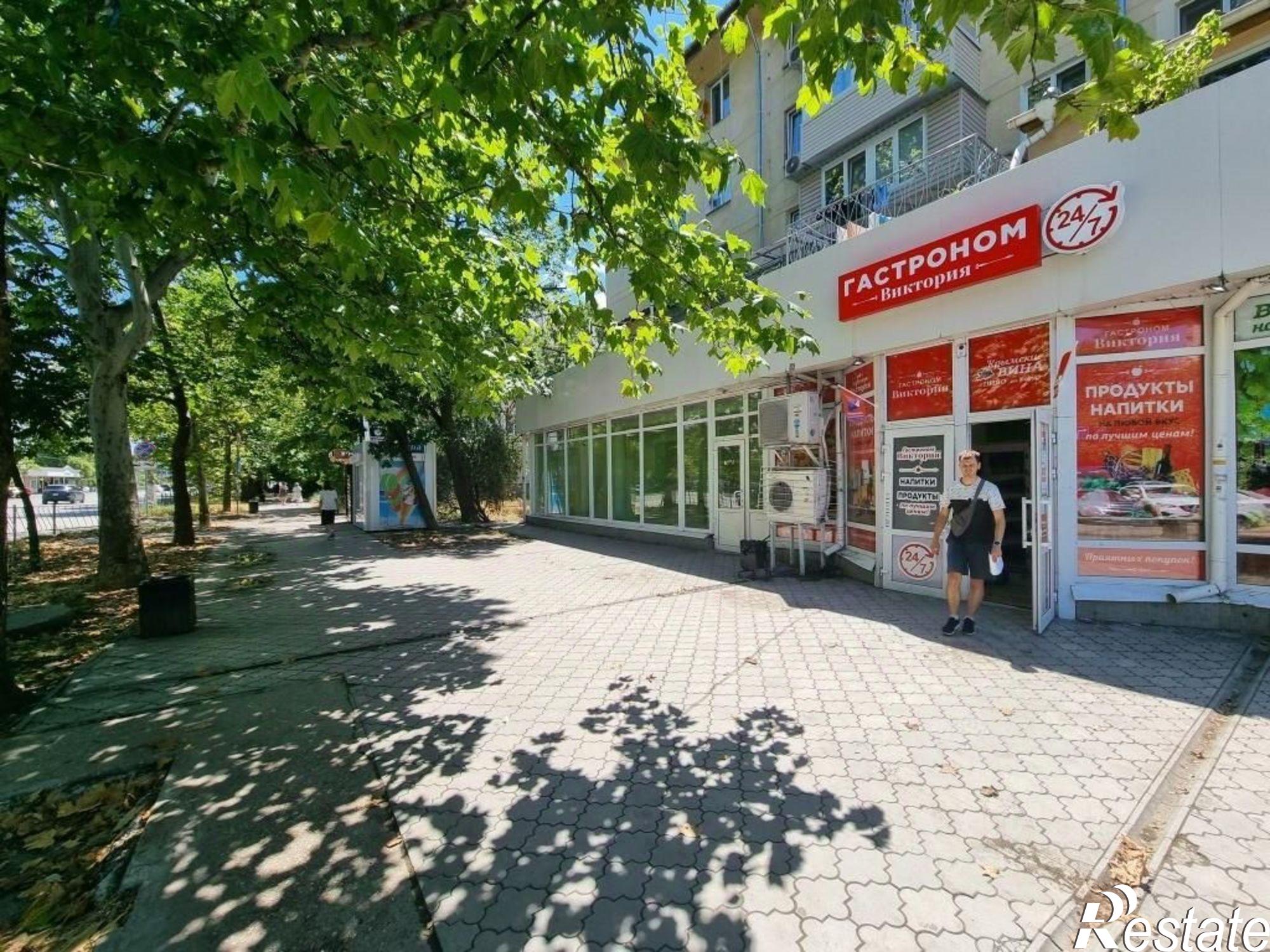 Сдать торговое помещение за 221 000 рублей на пр-кт Генерала Острякова, 80