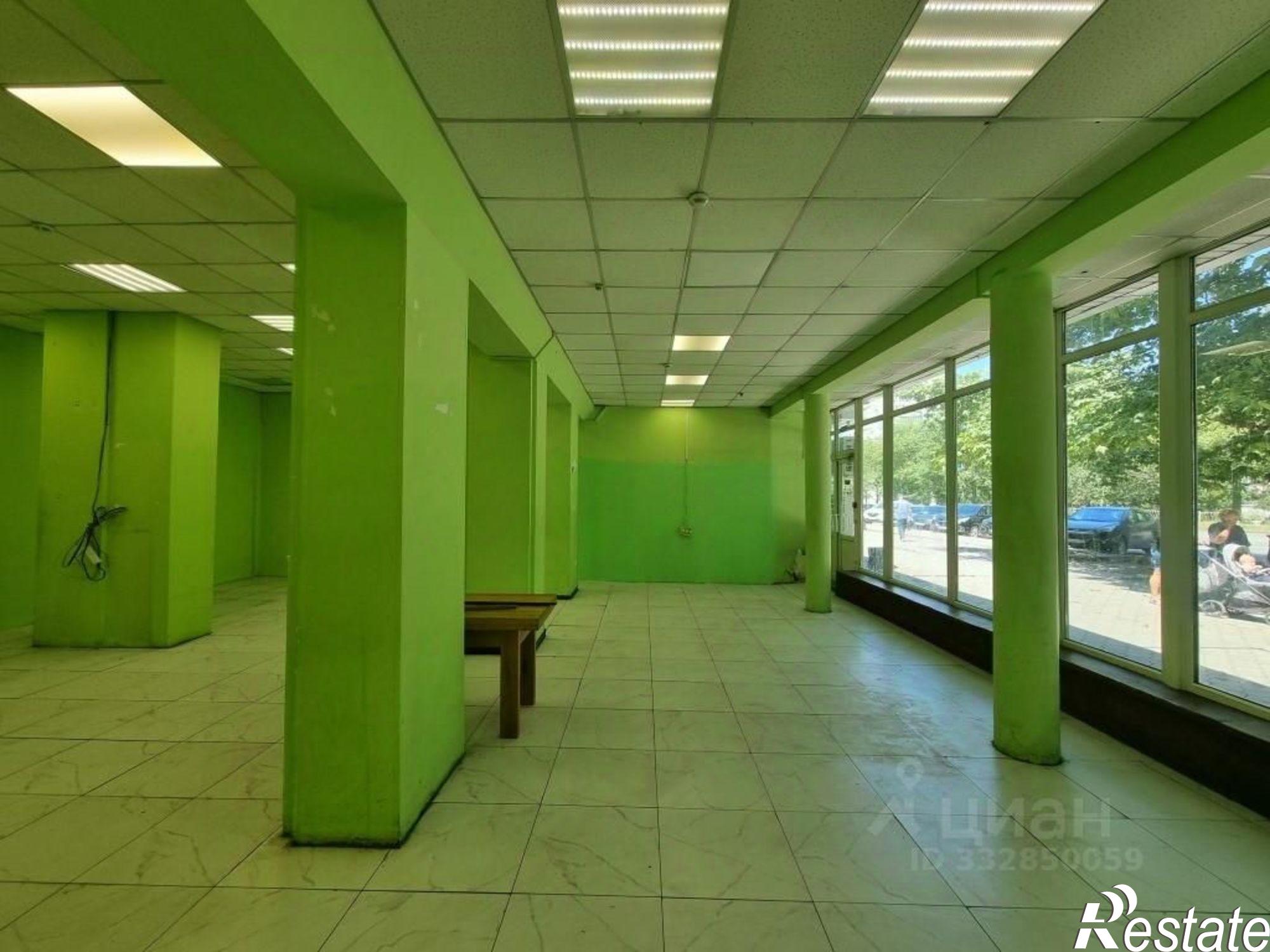 Сдать торговое помещение за 221 000 рублей на пр-кт Генерала Острякова, 80