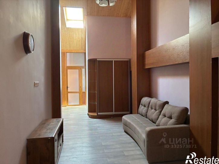 4-комн квартира пр-кт Гагарина, 52/4,  д. 52/4