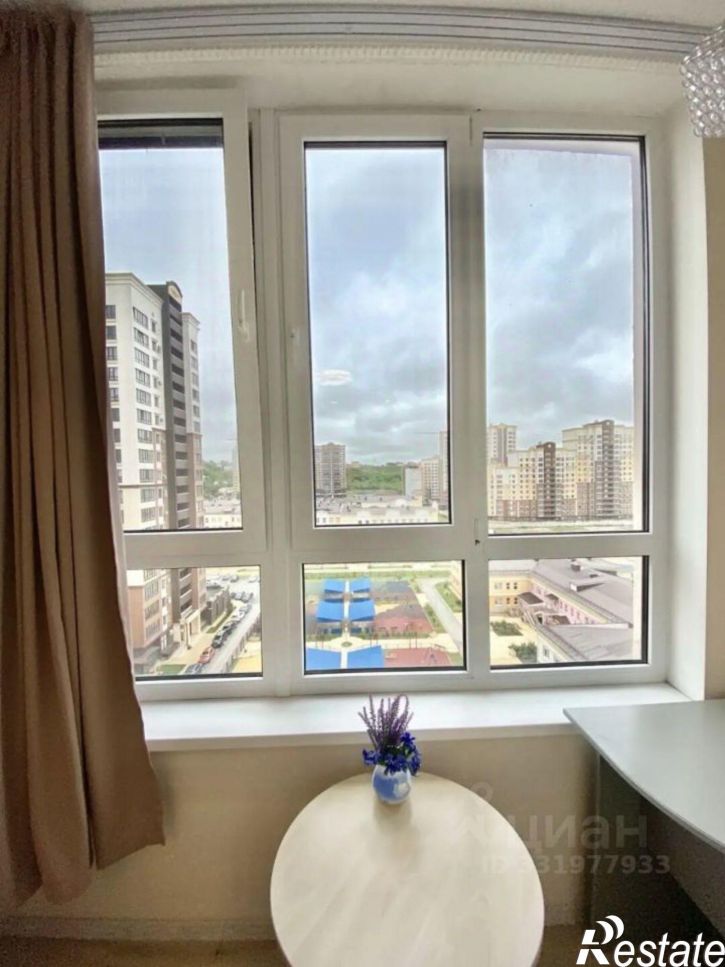 2-комн квартира ул Крымской весны, 1 1,  д. 1 1,  к. 1