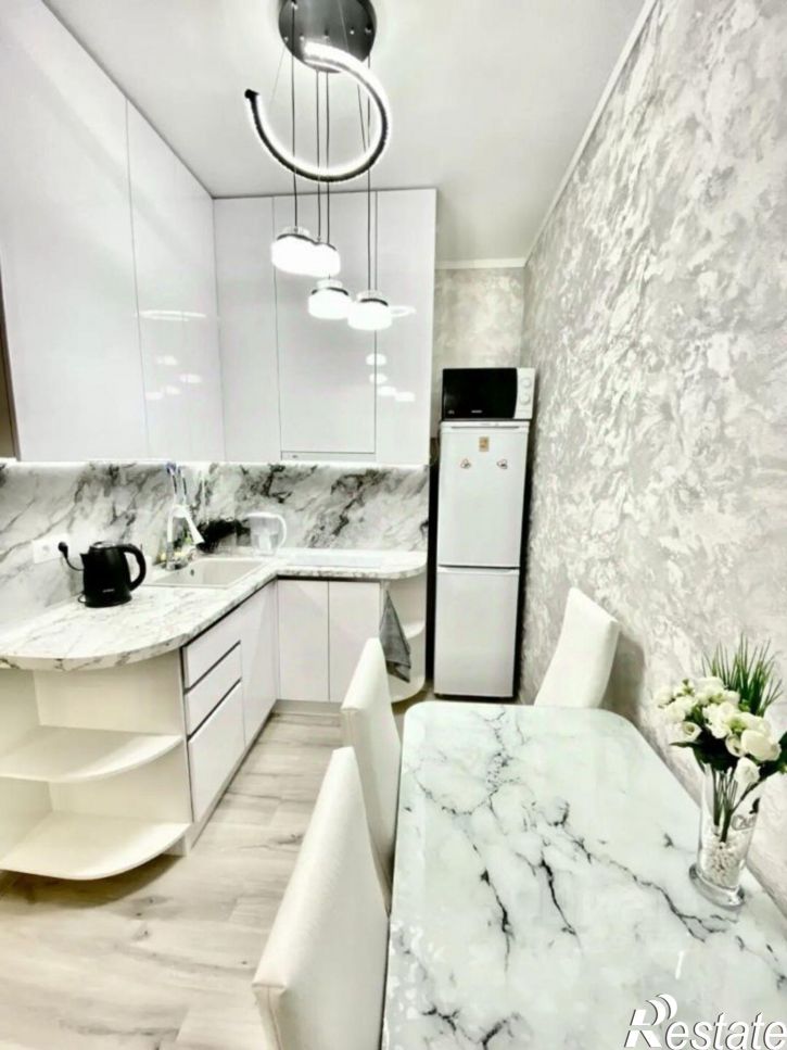 2-комн квартира ул Крымской весны, 1 1,  д. 1 1,  к. 1