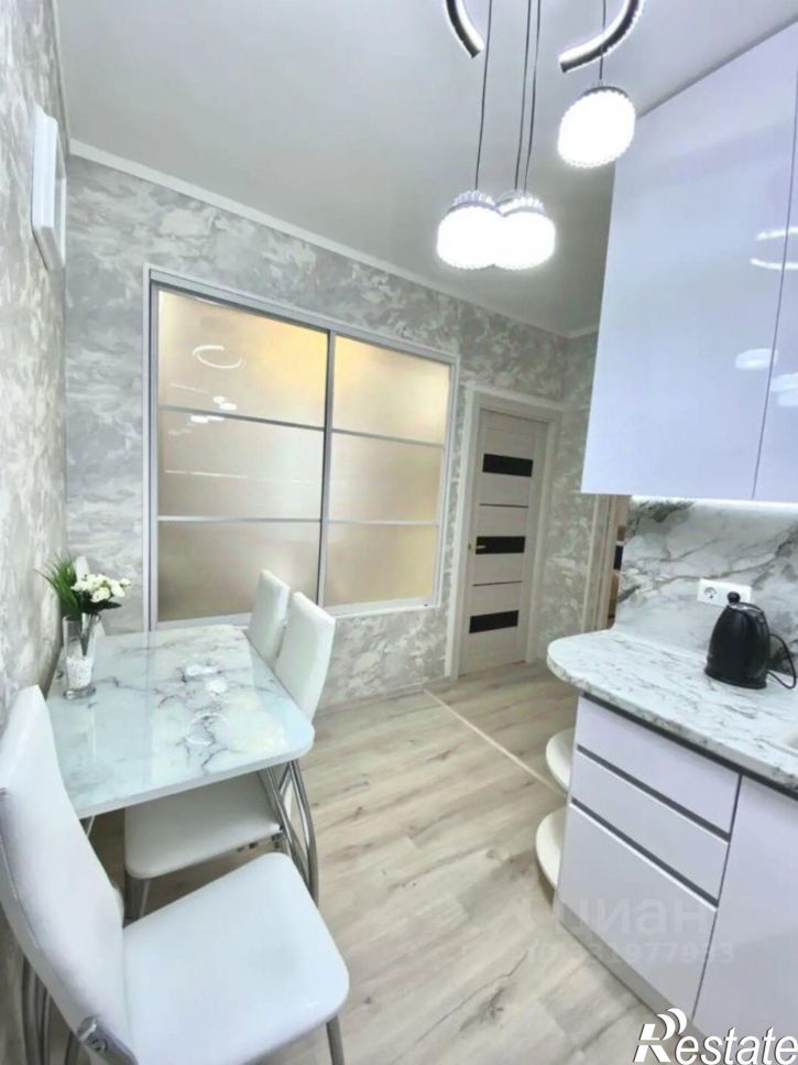2-комн квартира ул Крымской весны, 1 1,  д. 1 1,  к. 1