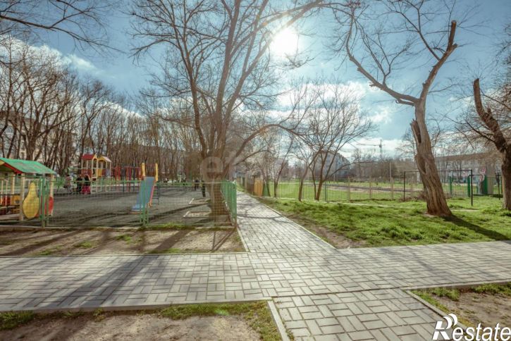3-комн квартира ул Макаренко, 4,  д. 4