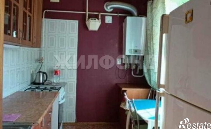 3-комн квартира ул Короленко, 2,  д. 2