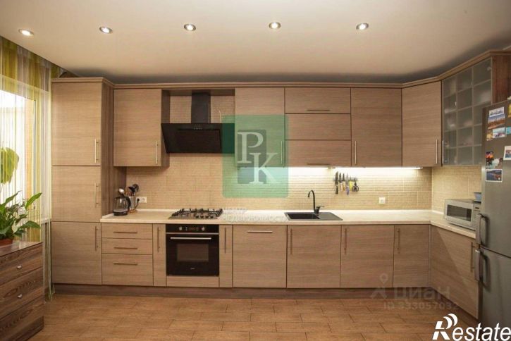 3-комн квартира проспект Генерала Острякова, д 242 к 1