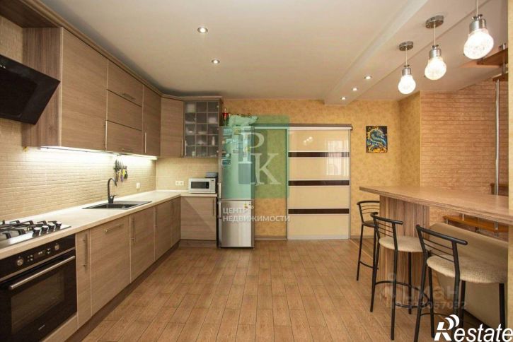 3-комн квартира проспект Генерала Острякова, д 242 к 1