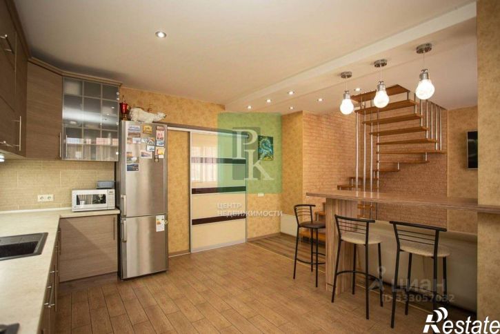 3-комн квартира проспект Генерала Острякова, д 242 к 1