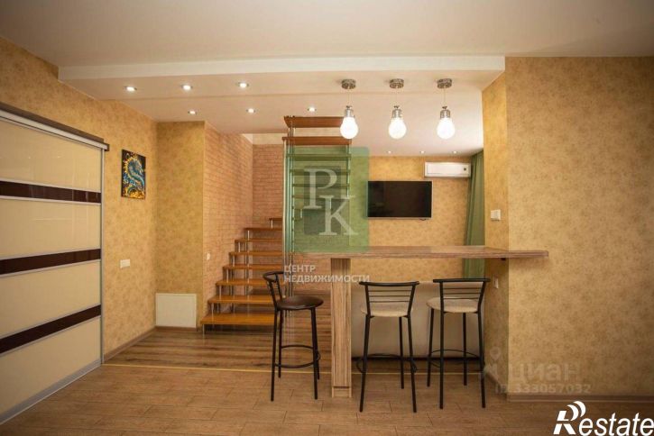 3-комн квартира проспект Генерала Острякова, д 242 к 1