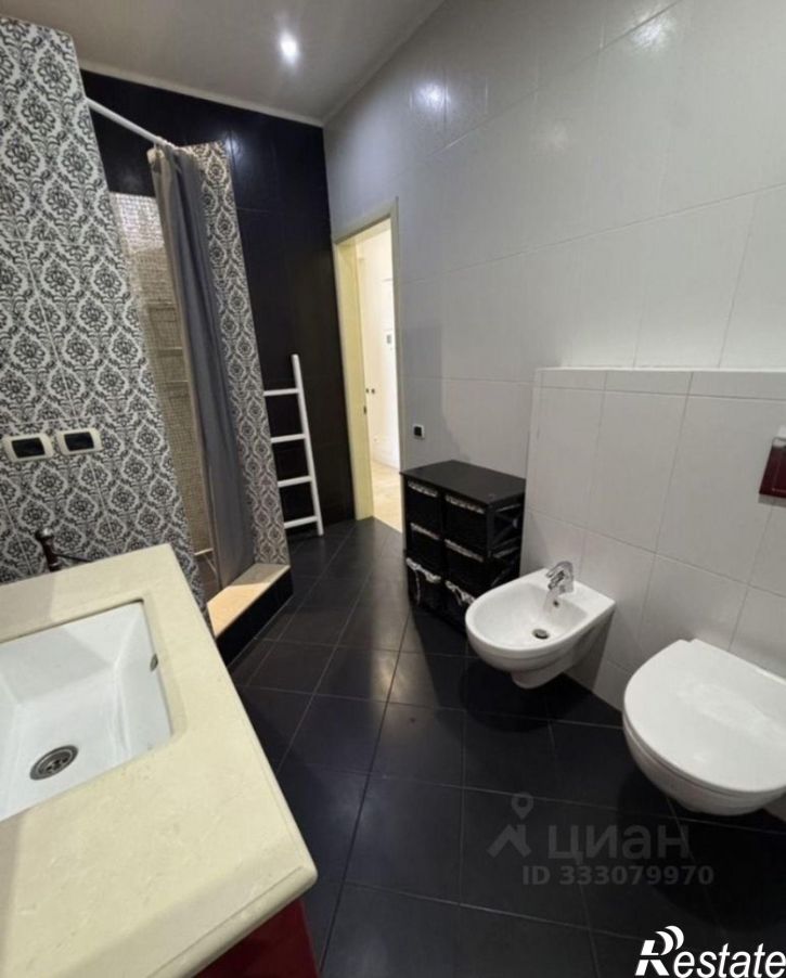 2-комн квартира ул Генерала Петрова, 5,  д. 5