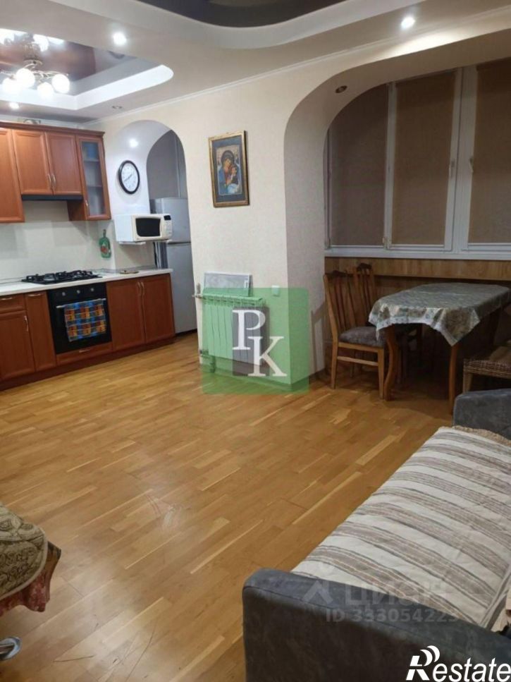 3-комн квартира г Евпатория, улица Перекопская, д 6
