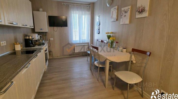 4-комн квартира Конституции ул,дом 3а
